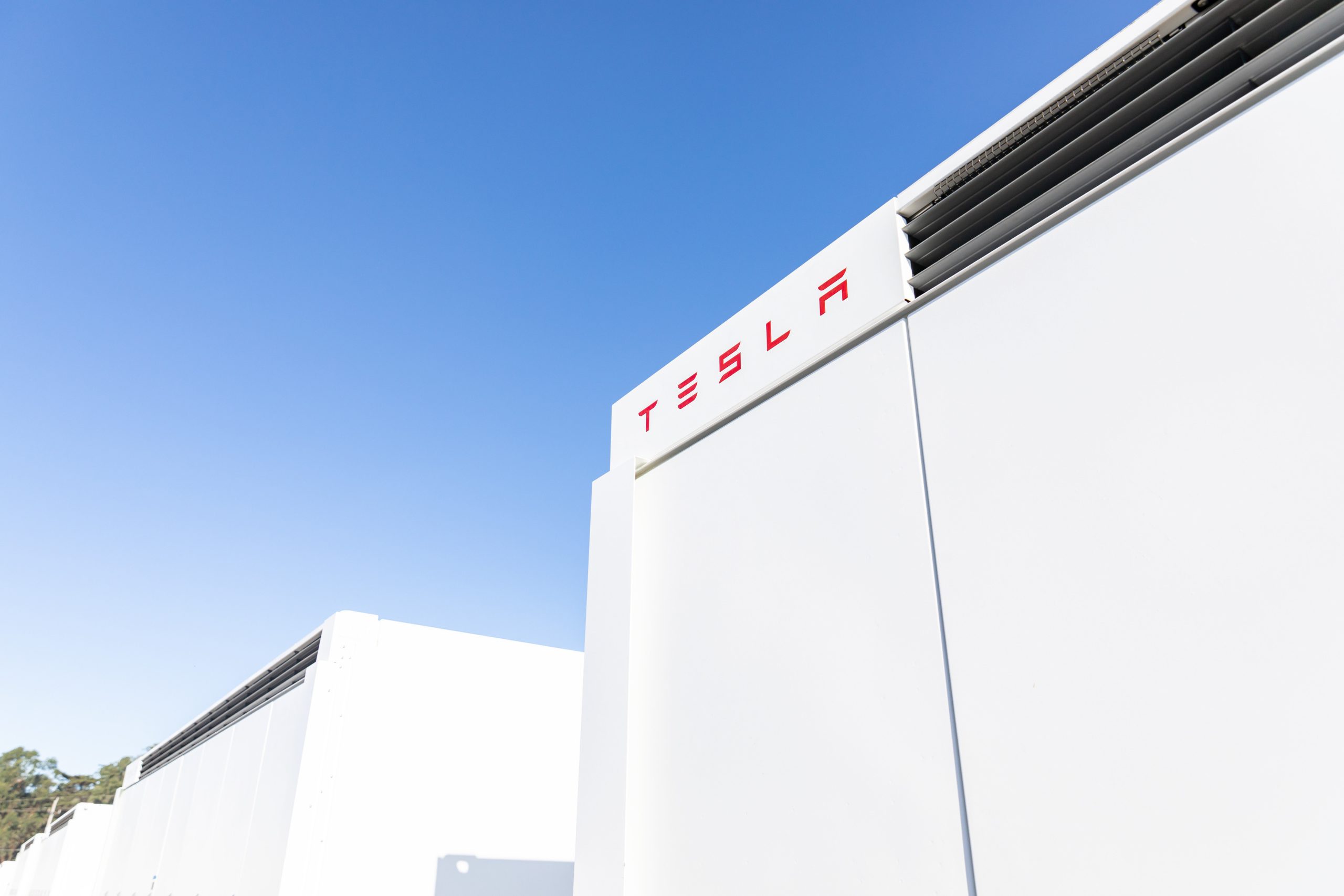 Tesla Megapack Pilot Project Launches at Willowbrook Mall