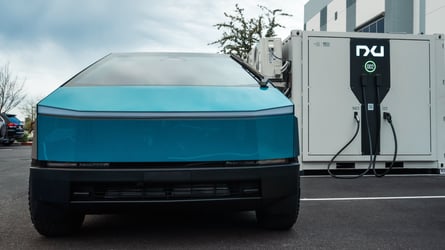 Tesla Cybertruck Charges At 327 kW