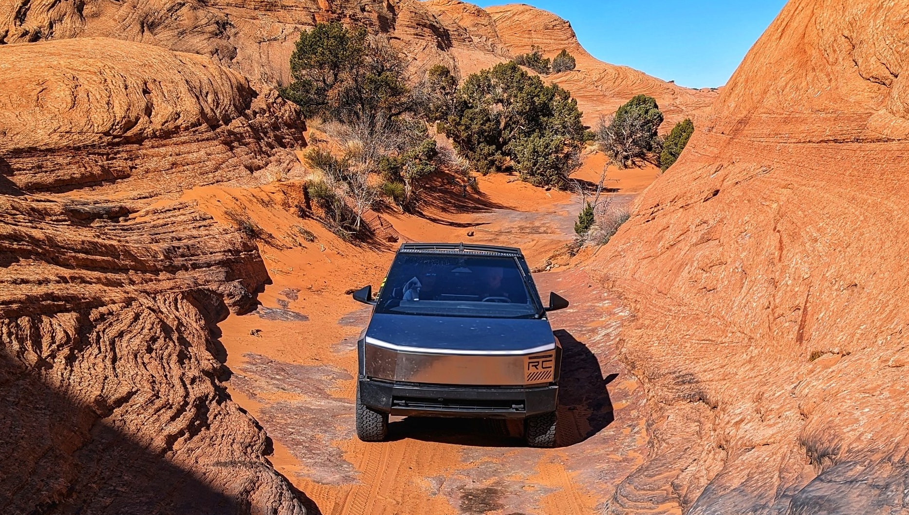 Tesla Cybertruck climbs Hell’s Revenge