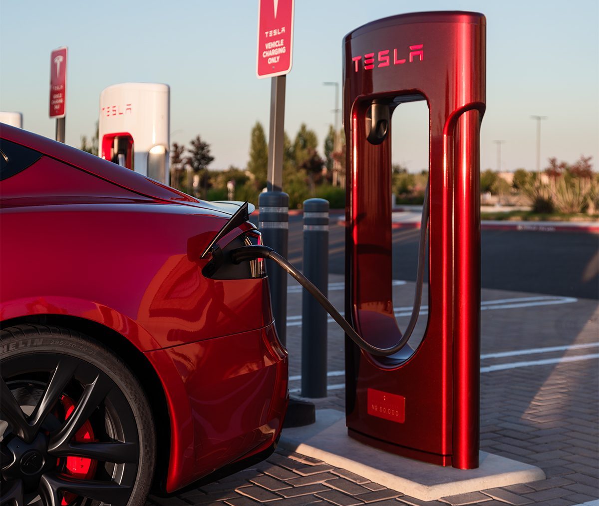 Tesla Reiterates Ease of EV Charging