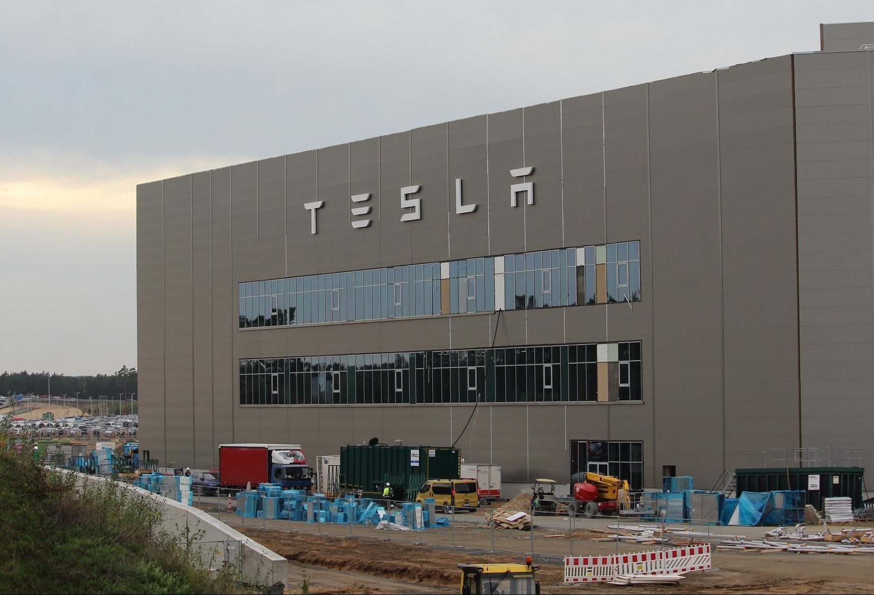 Anti-Tesla Protesters Swarm Giga Berlin