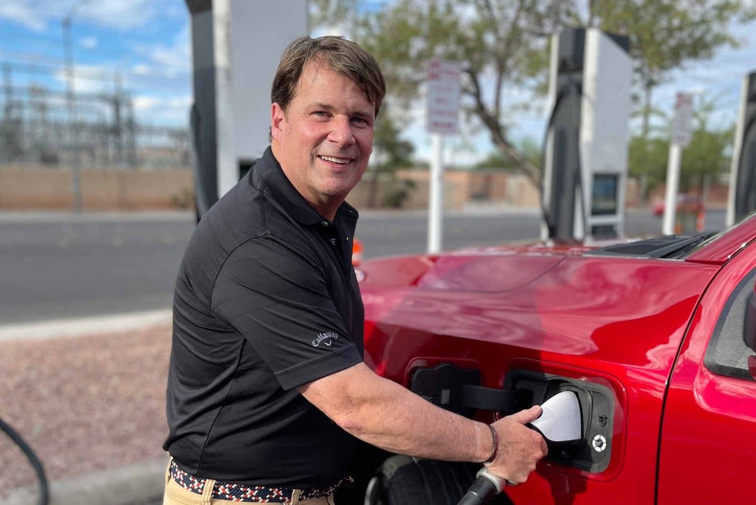 Ford CEO Calls on the United States to Rally Behind EVs
