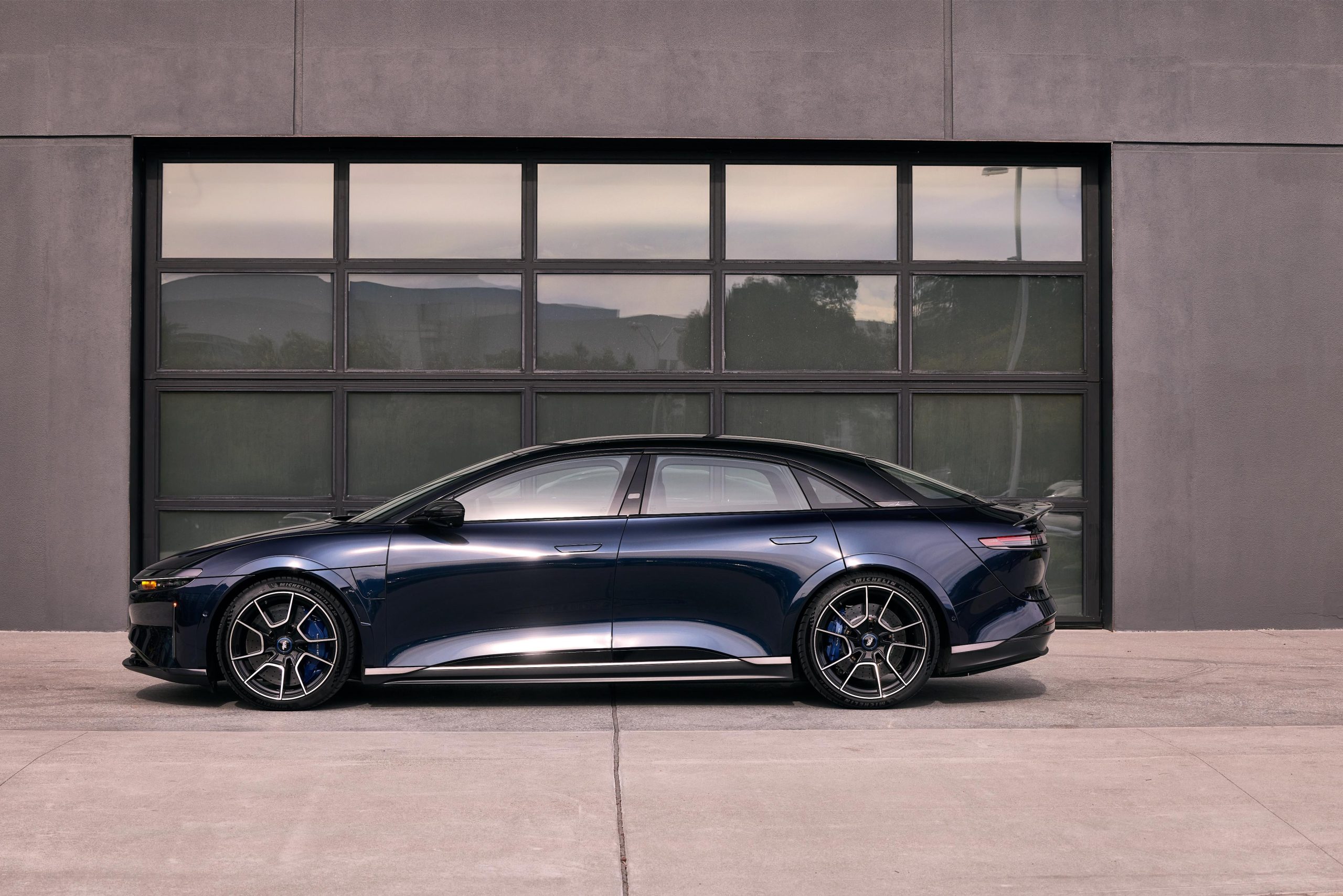 Lucid Launches Air Sedan Leases in Canada