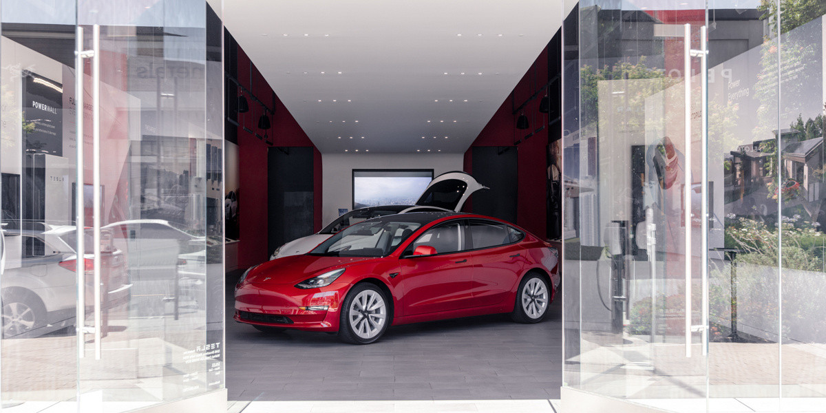 Tesla Still Has Wall Street Confused