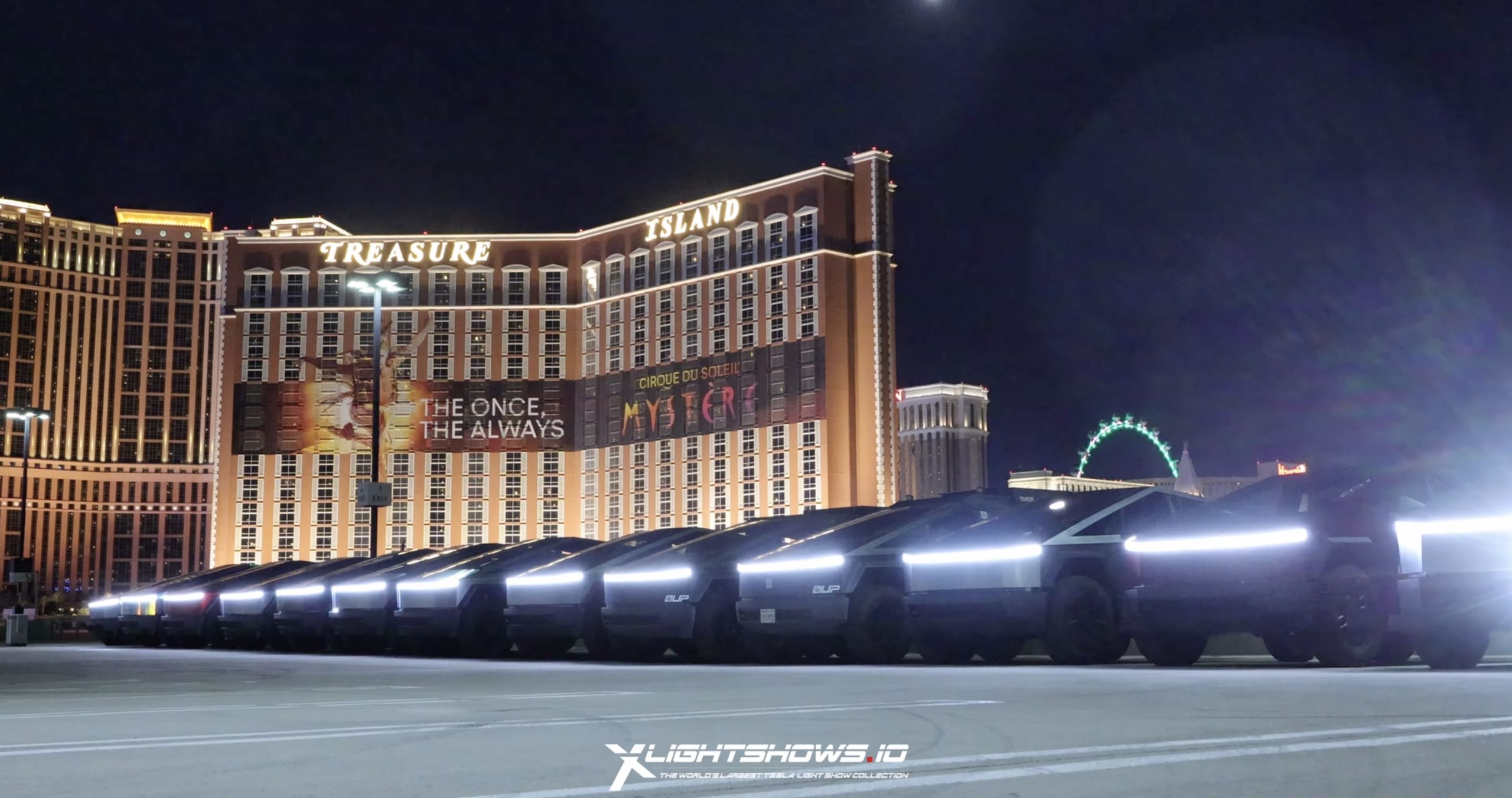 Tesla Cybertruck Has Amazing Light Show in Las Vegas