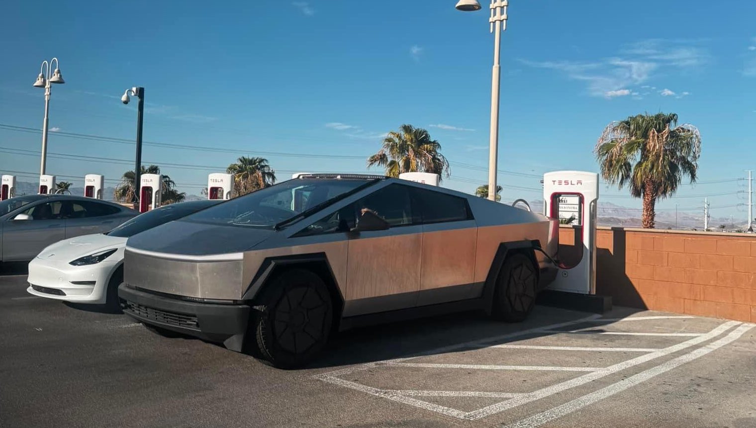 Tesla Warns Against Use of Supercharger Extension Cords