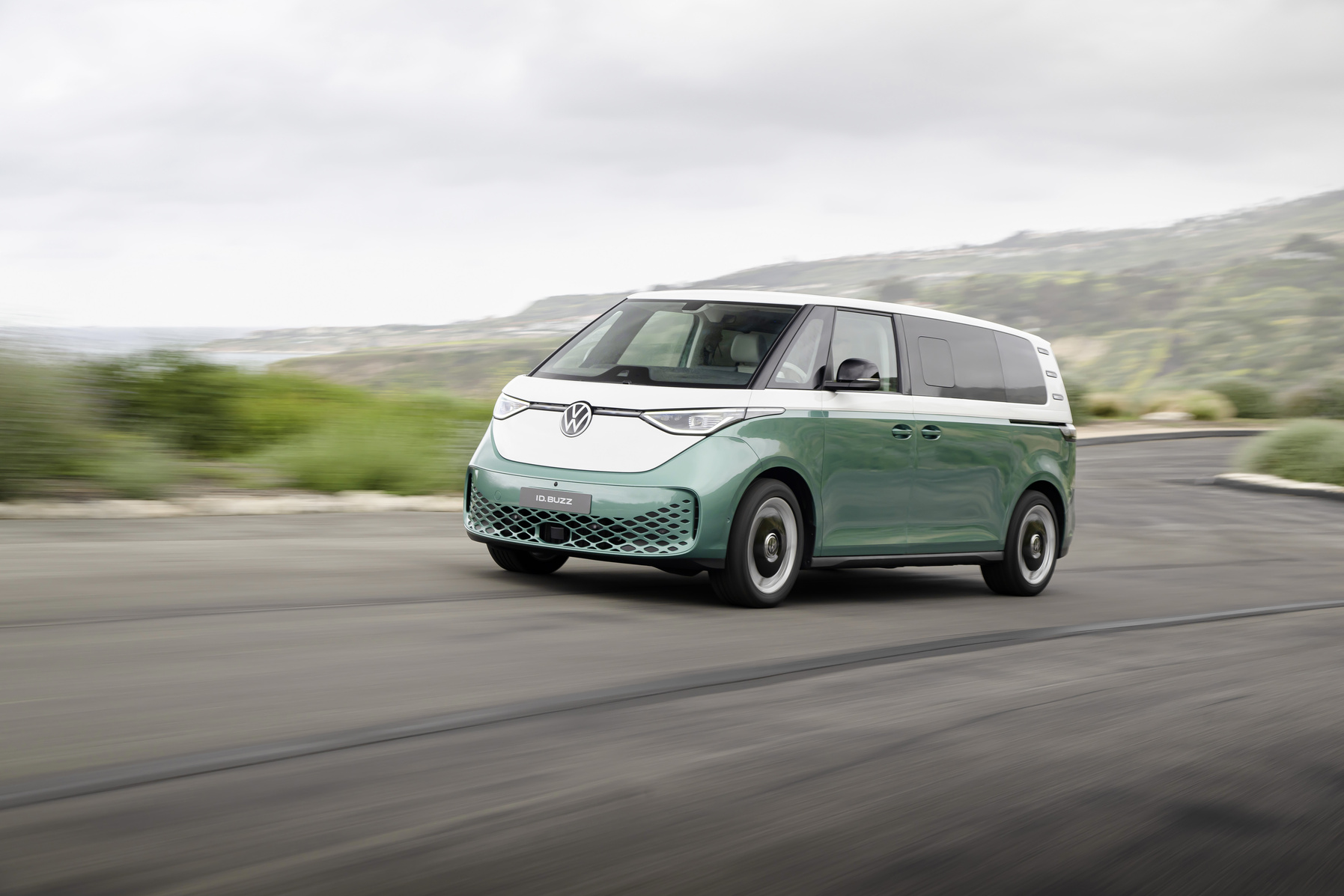 Volkswagen Equips 2025 IDBuzz With Charging Offer 