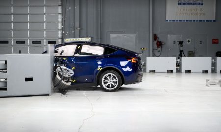 Tesla Executive Responds to Claims of High Fatal Accident Rate