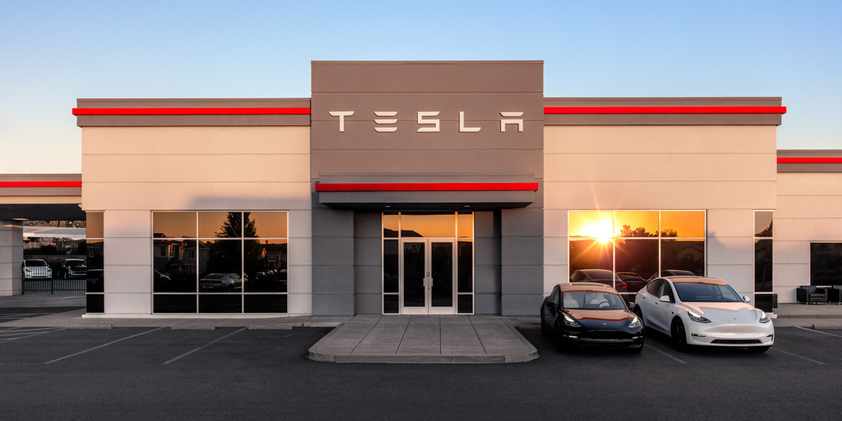 Tesla Big Short Skeptic Gives Up His Position