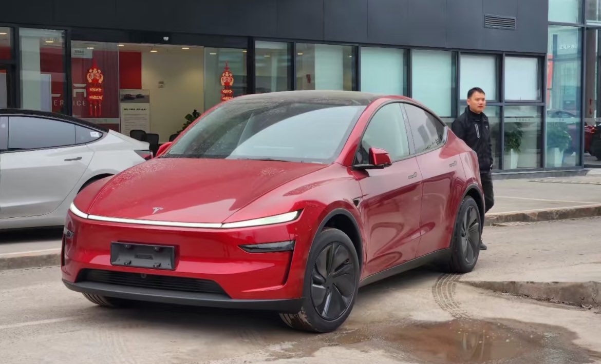 New Tesla Model Y Juniper Units Are Arriving in Showrooms