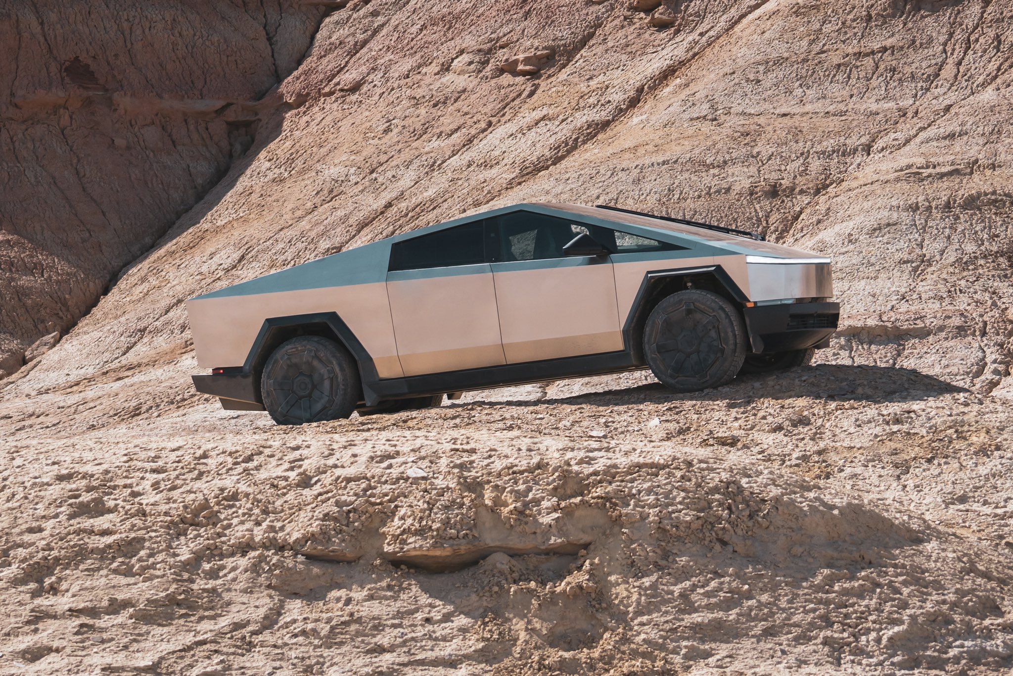 Tesla Cybertruck Off Road Armor