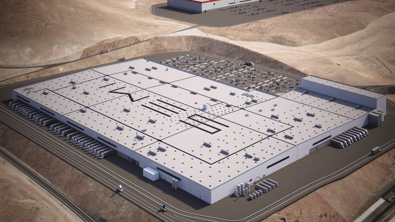 Tesla Finishes the Walls at Giga Nevada Semi Expansion