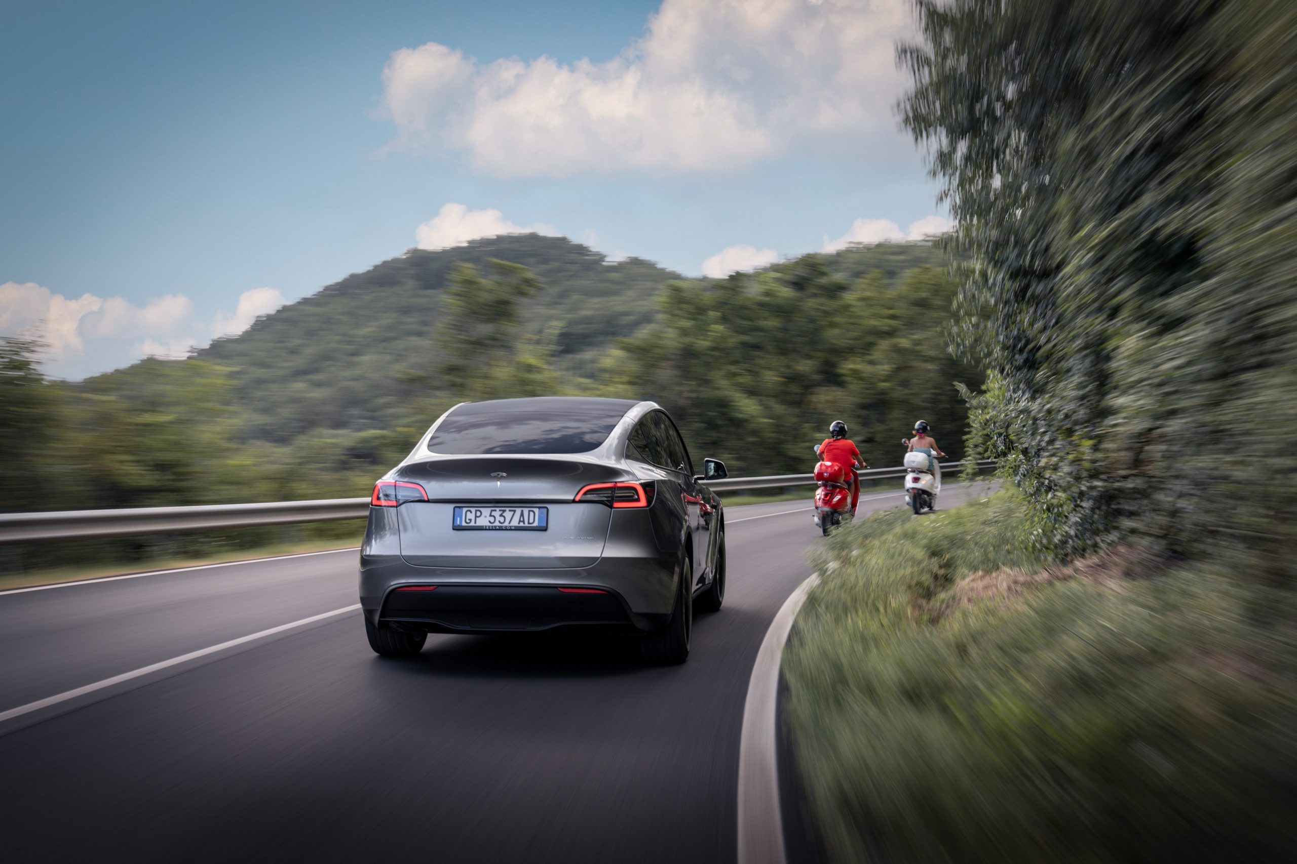 Tesla Owner Highlights Underrated FSD Supervised