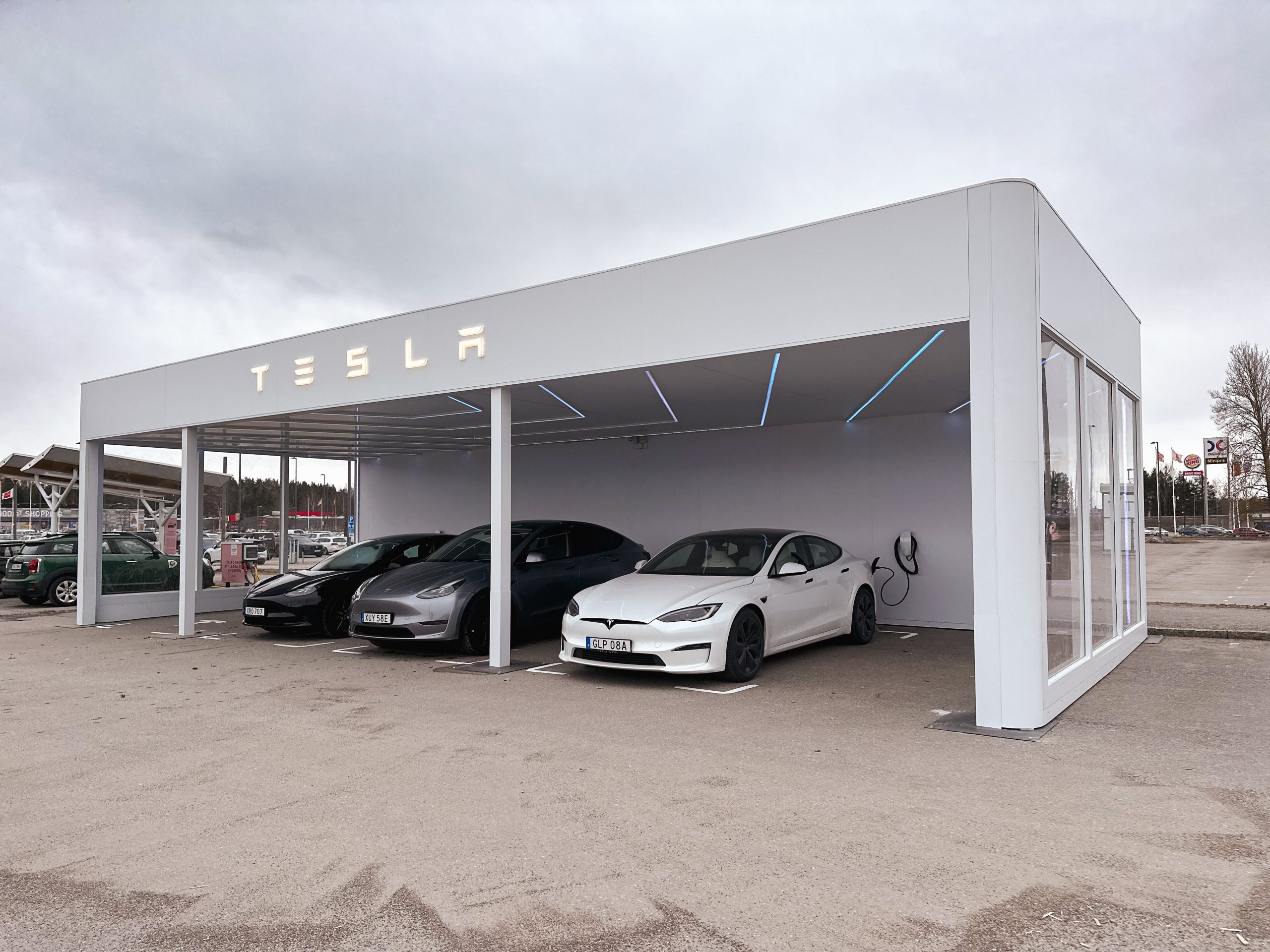 Customers Who Boycotted Tesla Sweden Are Coming Back