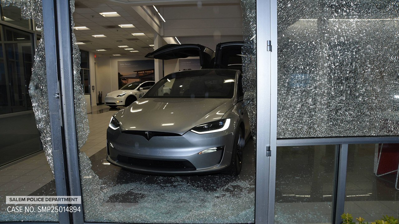 Gunshots Rock Tesla Store in Salem Oregon