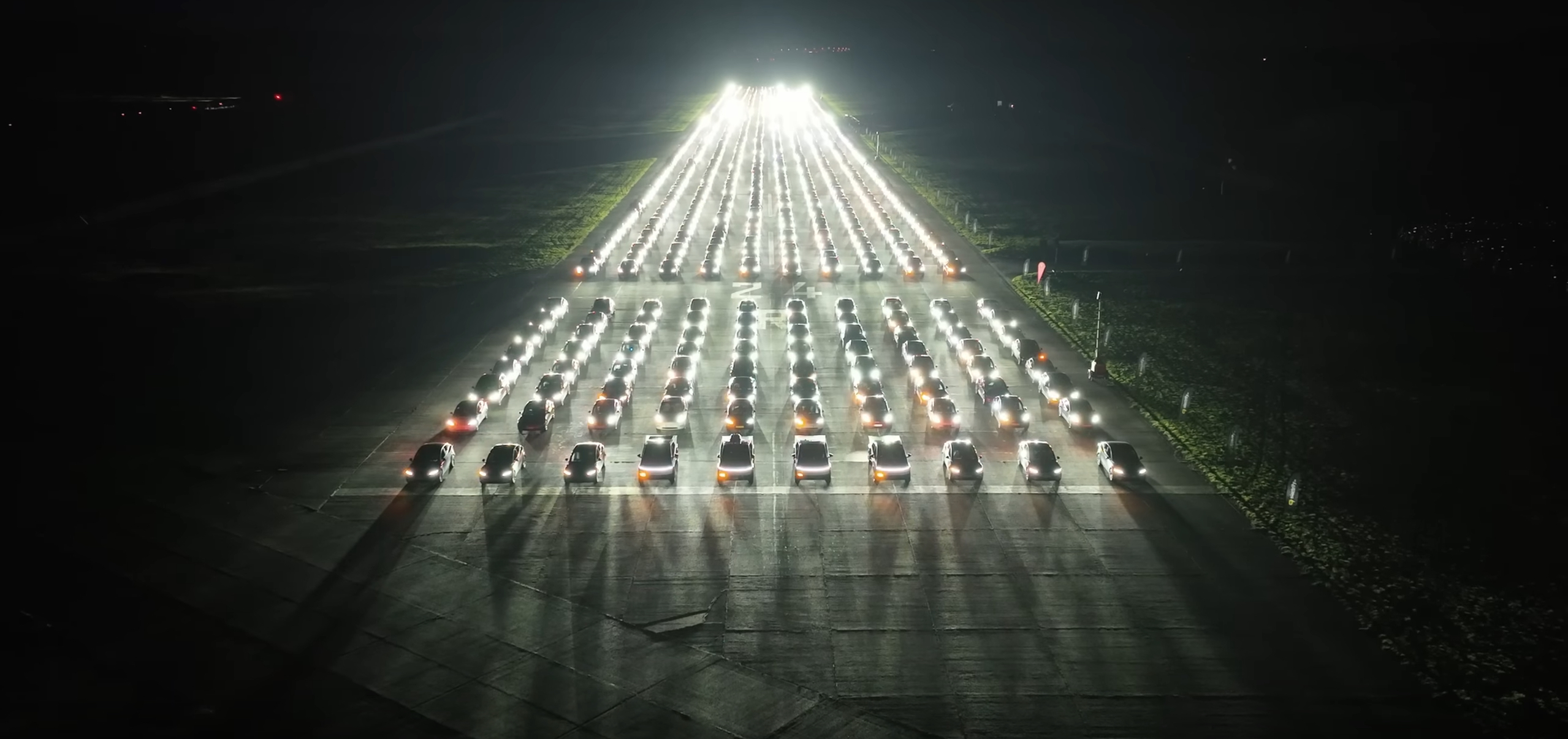 Tesla Owners Host Largest Light Show Yet With Over 1100 Vehicles