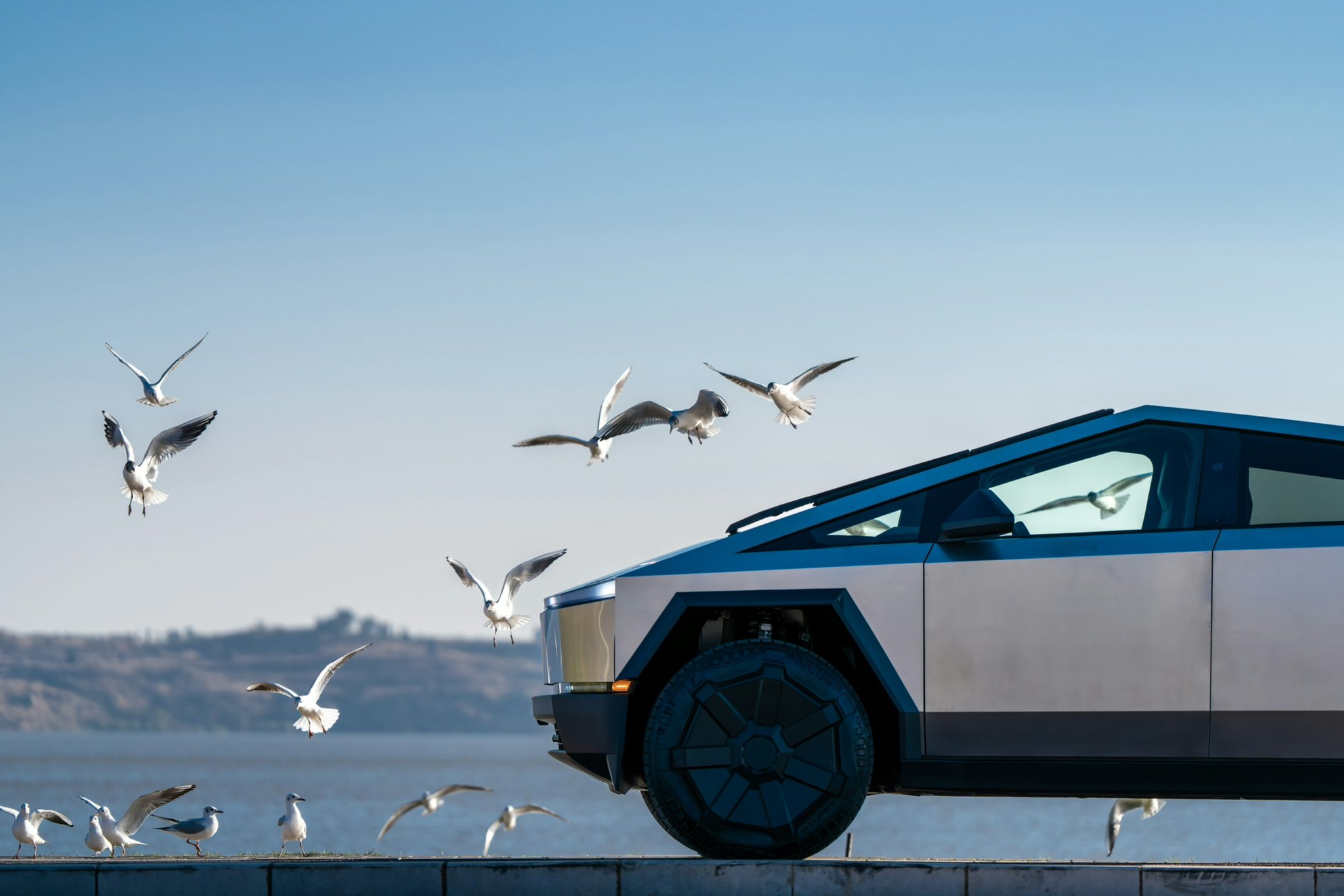Tesla Cybertruck Earns Best Tech Award