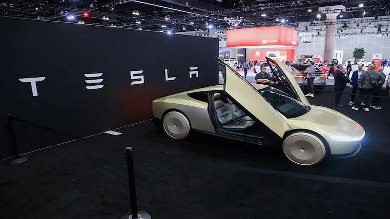 Tesla Receives its First Robotaxi Permit in California