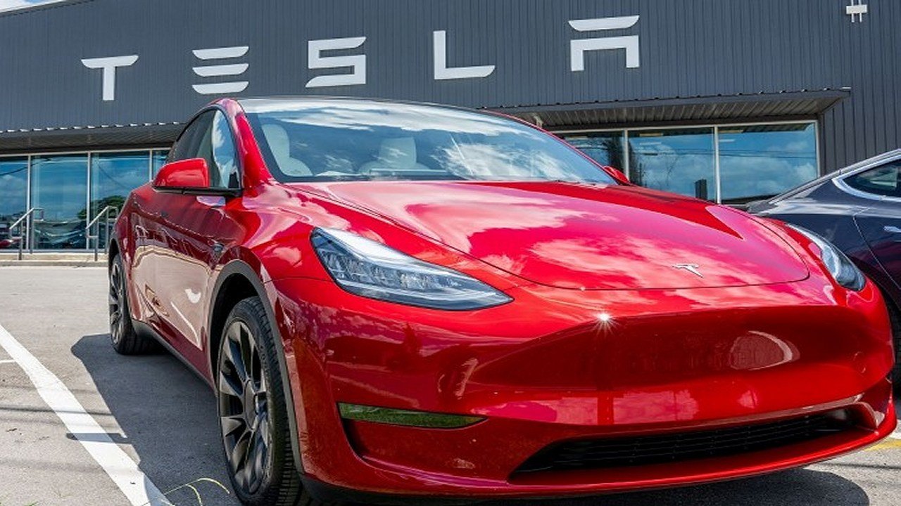 Tesla Bull Lowers Price Target Citing Brand Crisis