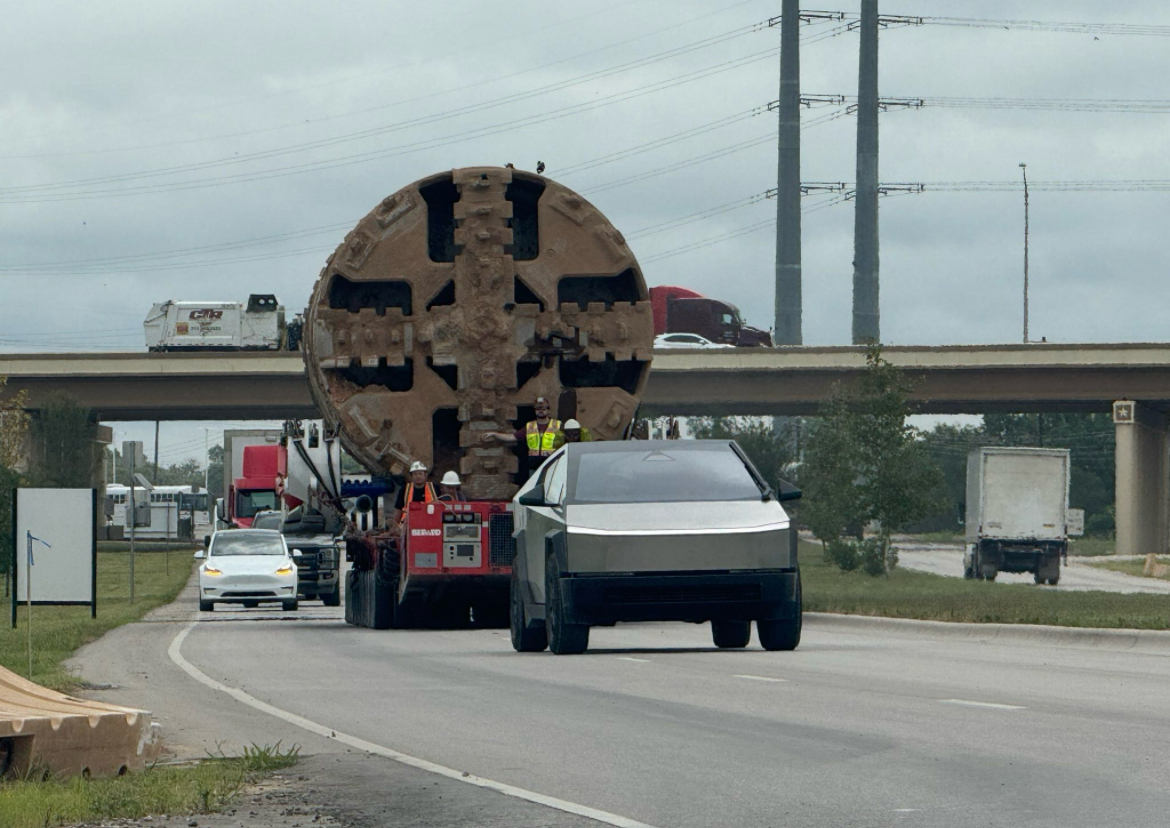Tesla is Correcting a Minor Annoying Cybertruck Display Quirk