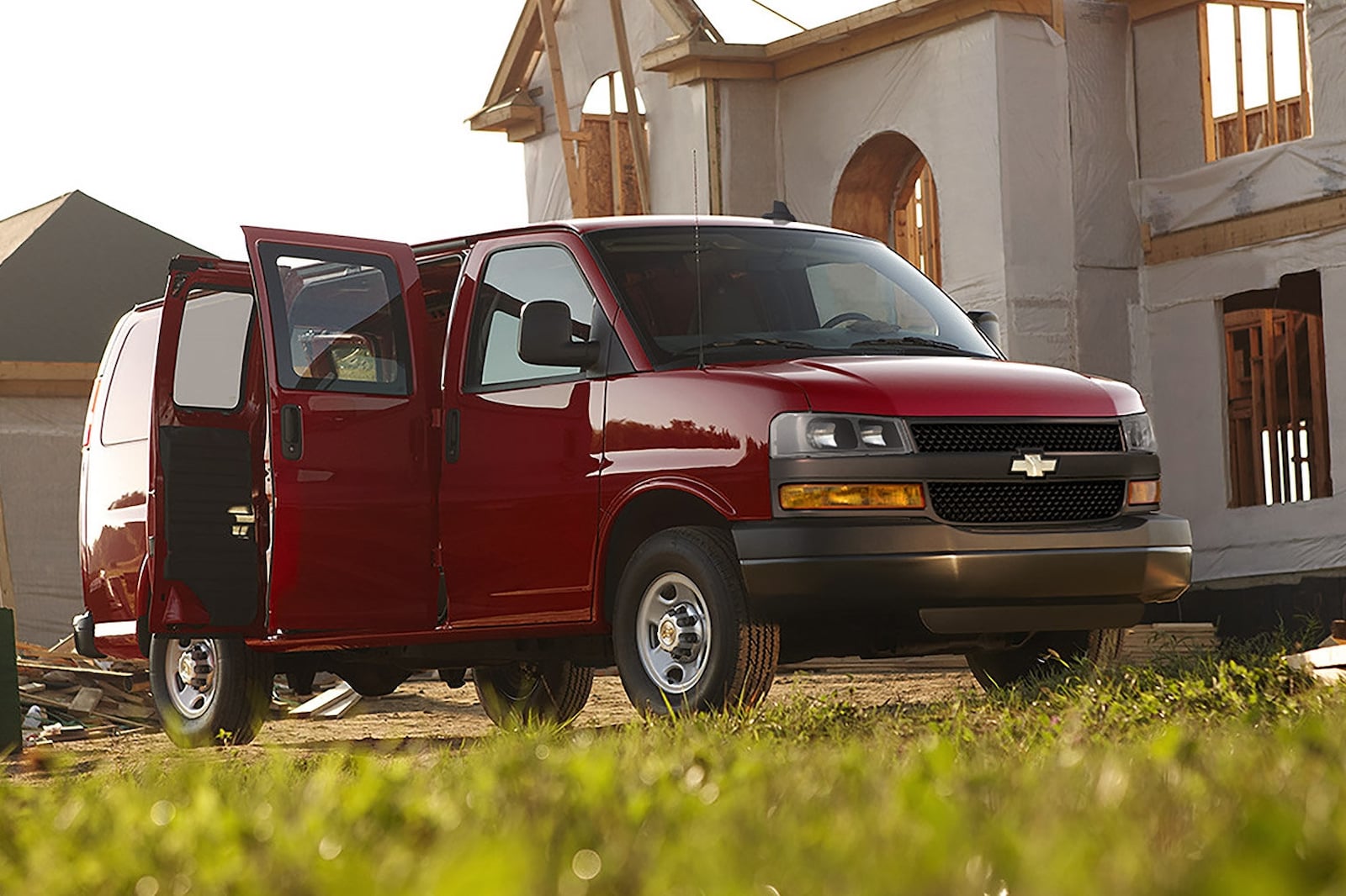 Americas Ancient Gas-Powered V8 Vans Will Finally Be Replaced