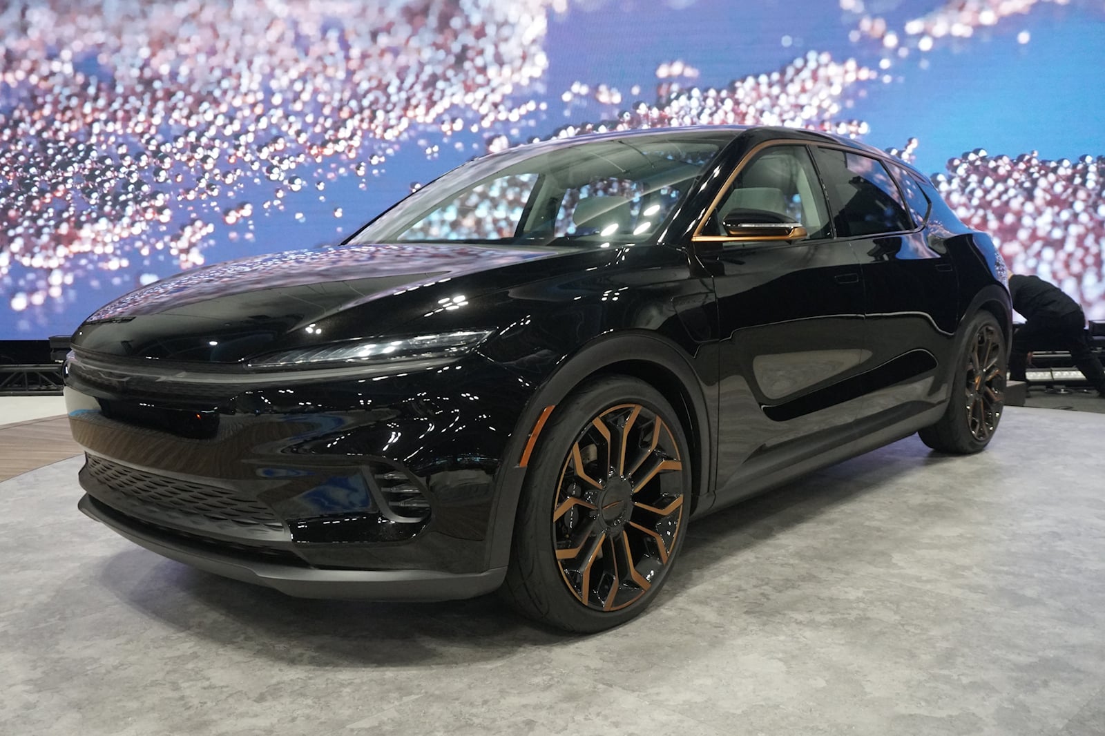 Chrysler Embraces The Dark Side With Airflow Graphite Concept In NY