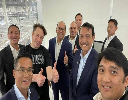 Elon Musk Meets With Delegation From Indonesia