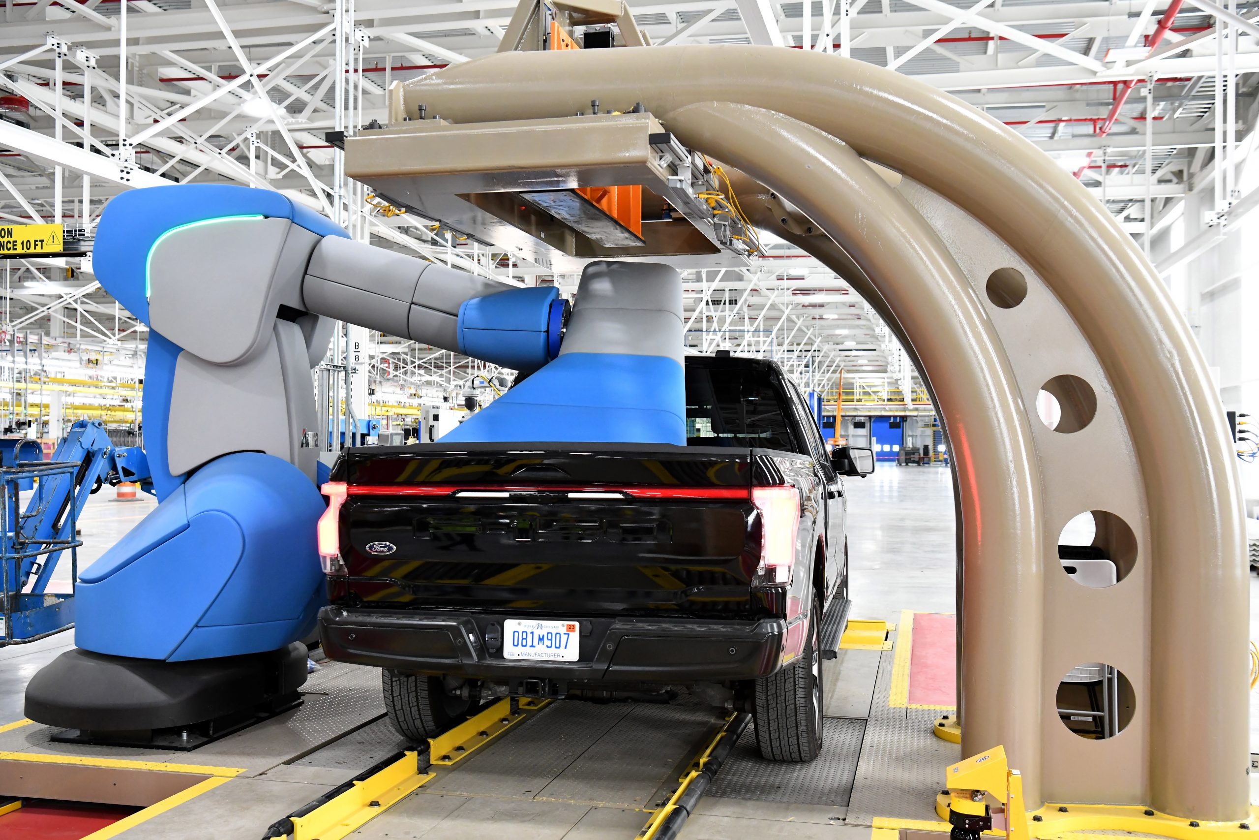 Ford F-150 Lightning production halt to continue through end of next week