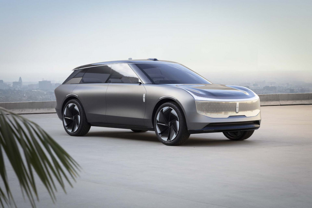 Lincoln to dealers: go electric or bail now
