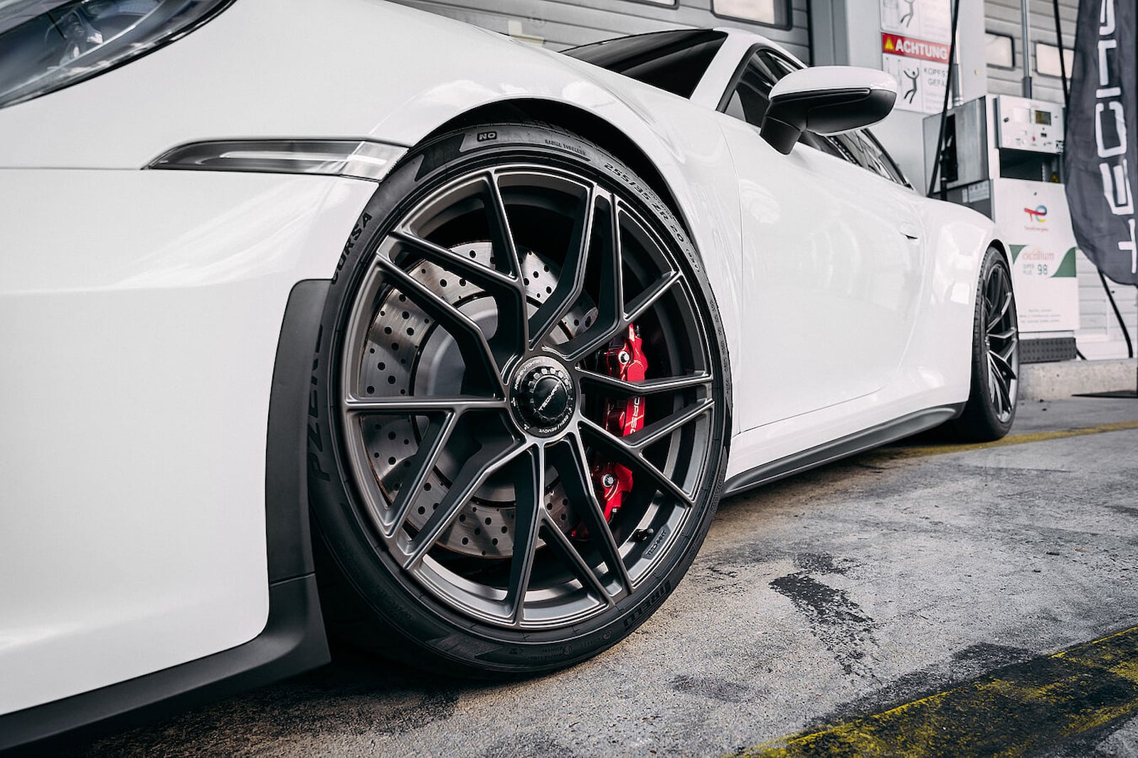 Porsche 911 Turbo GTS And 911 GT3 Get New Center Locking Wheels By TechArt