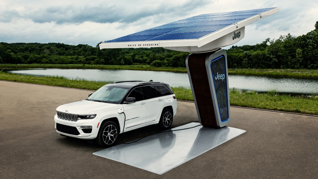 2022 Jeep Grand Cherokee 4xe plug-in hybrid