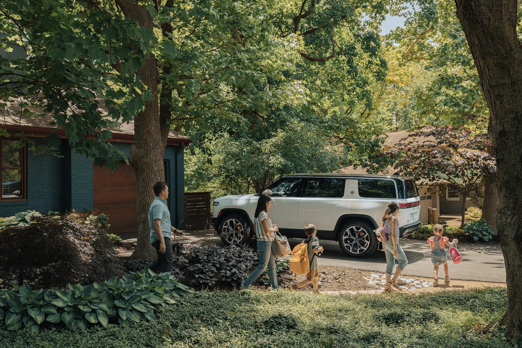 Rivian announces R1S Max Pack   Dual Motor deliveries this fall