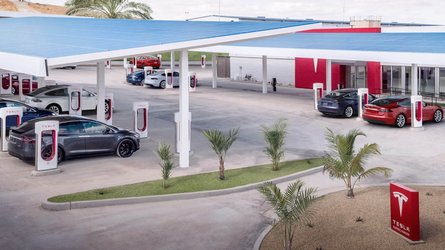 Tesla And White House Deal Massive Supercharger Expansion For All EVs