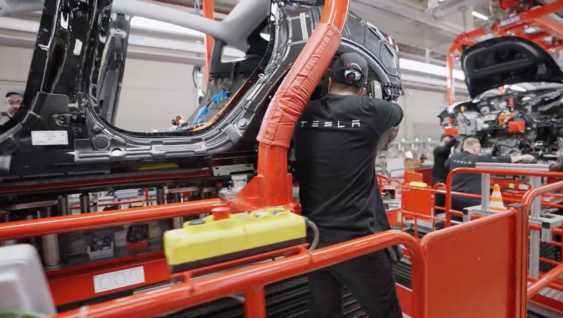 Tesla gives fresh look inside Giga Berlin: The Machine that Builds the Machine