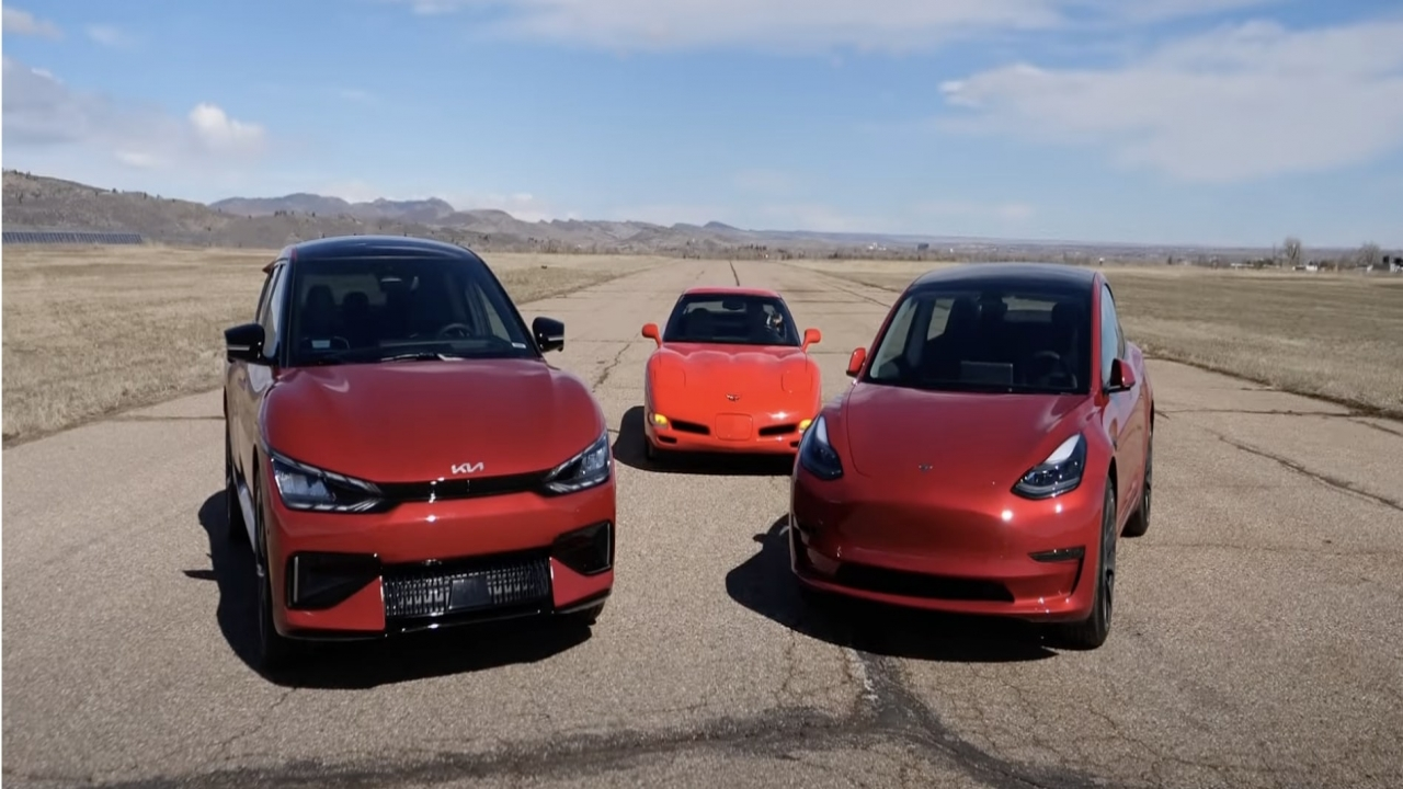 Tesla Model 3 takes on new Kia EV6 GT in insane all-electric drag race