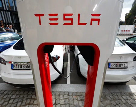 Tesla Offers Free Supercharging in Europe