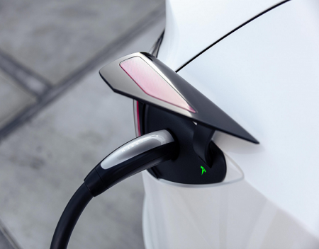 Tesla orders After April 17 Will Not Include Mobile Charging Connector