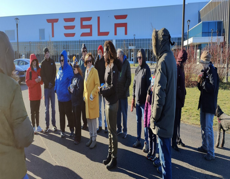 Tesla Owners Give Back to Local Communities For the Holidays