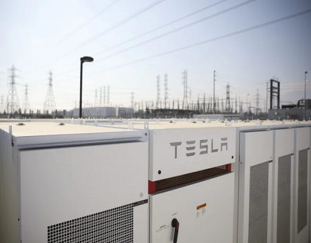 Tesla Says Gas Generators No Longer Make Sense