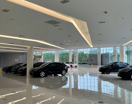 Tesla Shanghai Delivery Center Reopens