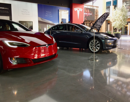Tesla shareholders approve 3 to 1 stock split