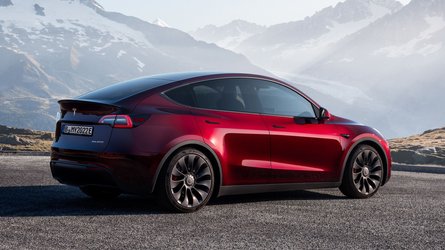 Tesla Shipping Model Y In Midnight Cherry Red In Europe