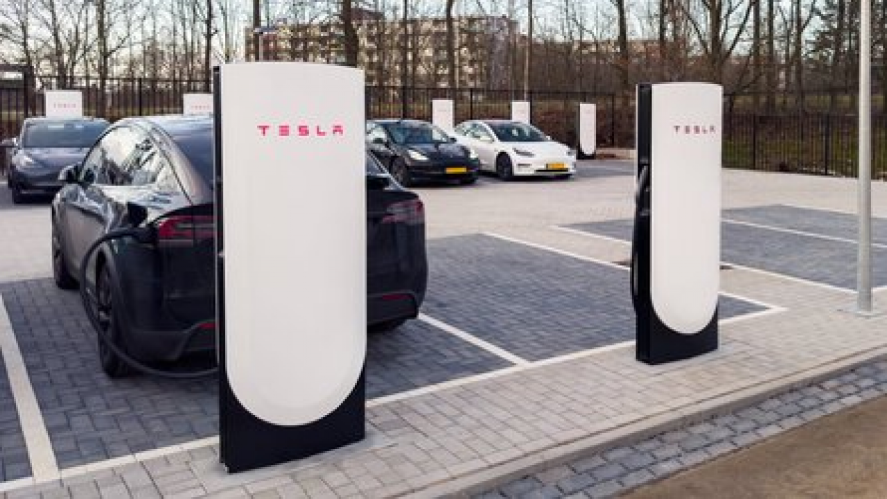 Tesla V4 Supercharger Power Output To Reach 350 kW In 1 Year