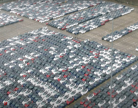 Thousands of Tesla Model 3s and Model Ys Ready for Export in Shanghai