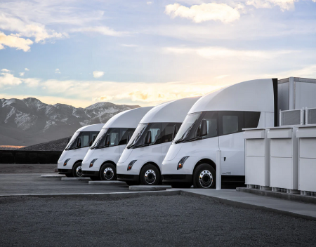 Two Tesla Semis Spotted in California