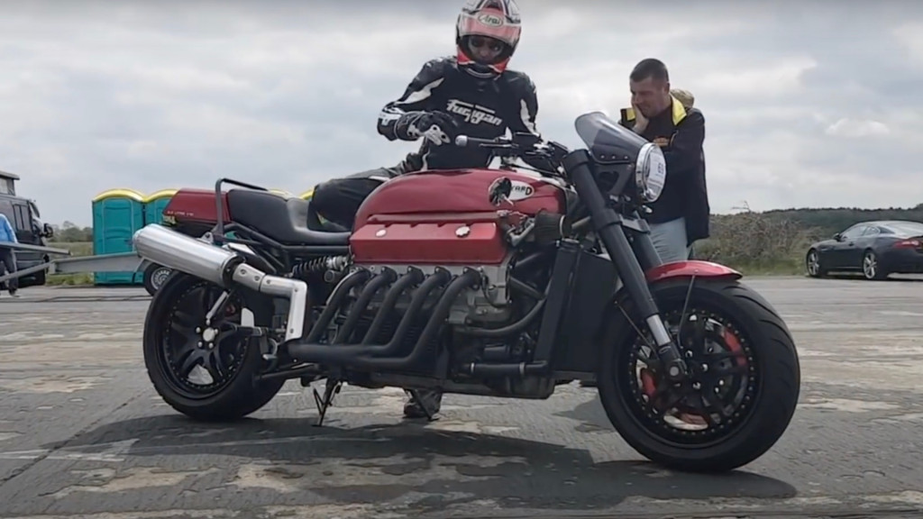 Viper V-10-powered motorcycle is the Tomahawk Dodge never built