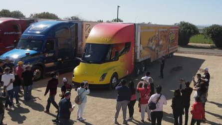 Watch Tesla Semi Steal Show At Harris Ranch Tesla Takeover Event