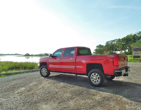 What to Look for When Choosing a Pre-Owned Truck