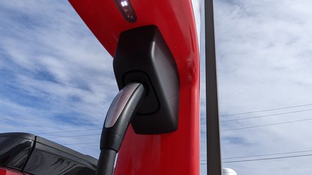 Will Teslas New Supercharger Membership Hinder Rival Networks?