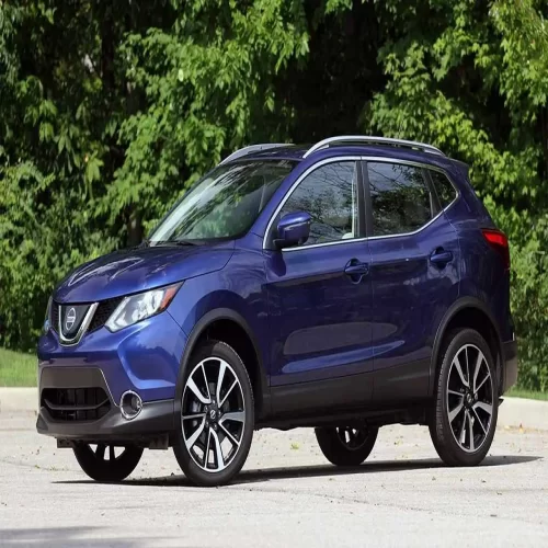 Nissan Rogue Sport service professionals